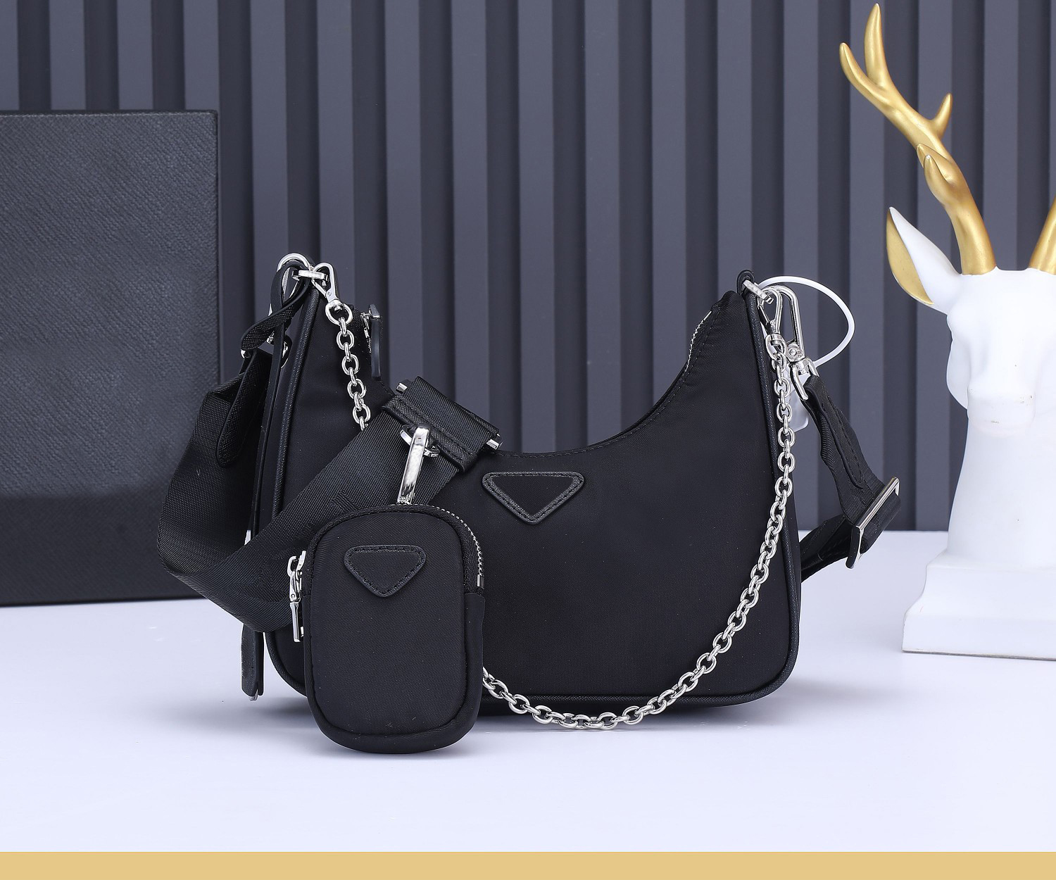 

7A 2005 Luxurys Designers Nylon Bags Re-Edition Hobo Vintage Handbags Women Crossbody Coin Purse designer sacoche Shoulder bag Fashions Multi Pochette Tote chains, Box