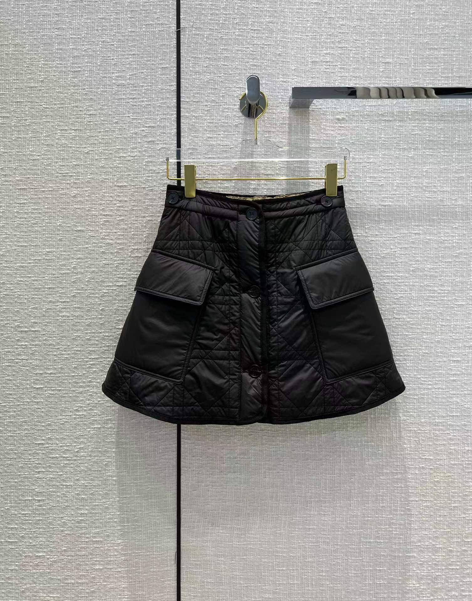 

2022 Autumn Luxury Skirts Designer Skirts Fashion A Skirts Women' Brand Same Style Shorts 0702-20, Black