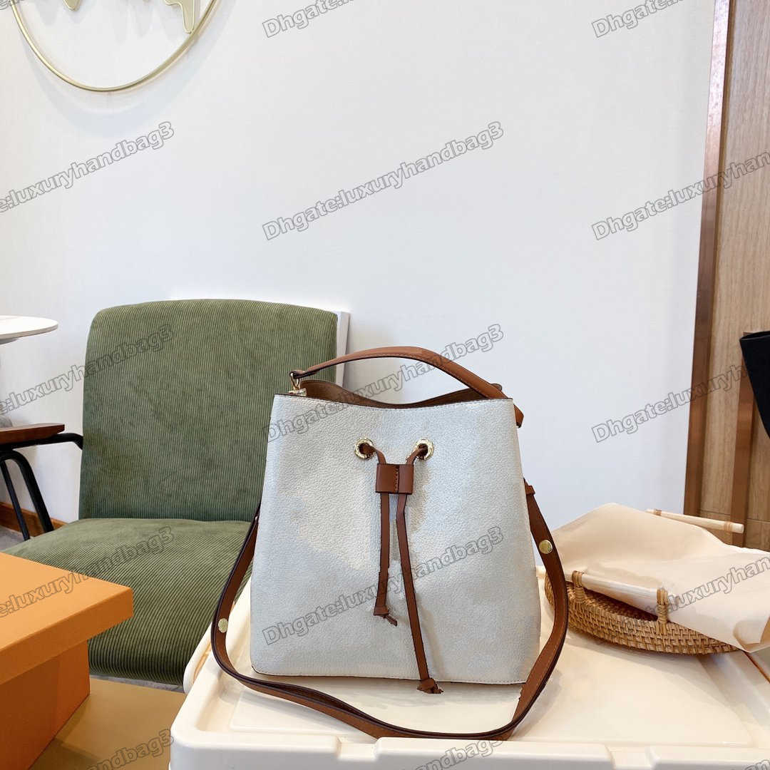 

Colorful Leather NEO NOE Designer Bucket Bag Two-Color Monograms Luxurys Designers MM Bags Beach Purse Wallet Travel Hobo Drawstring