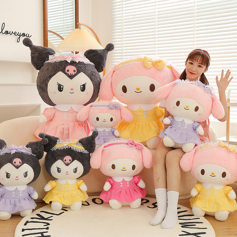 2022 Animaux en peluche Sept types Cartoon en gros jouets de peluche Lovely Kuromi 30 cm et 40 cm poupées