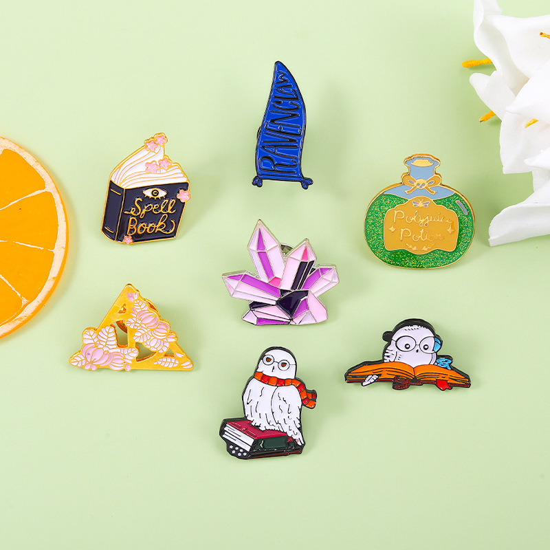 

Animal Series Owl Magic Book Brooch Unisex Cartoon Alloy Geometric Lapel Pins Clothes Corsage Badge Backpack Sweater Clothing Accessories