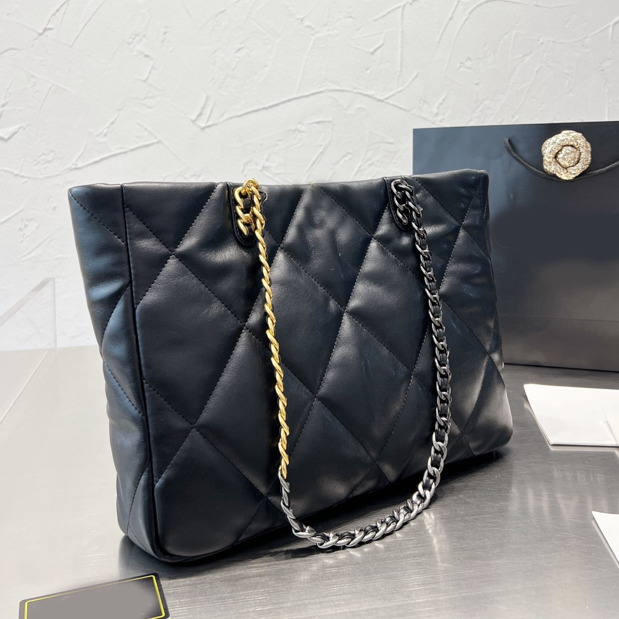 

Shopping bag Thread Bags 2023 Luxury Designer Brand Fashion Shoulder Handbags high Quality Women chains letter Bag Leather Purse Cross body totes Artwork wallets, No bags