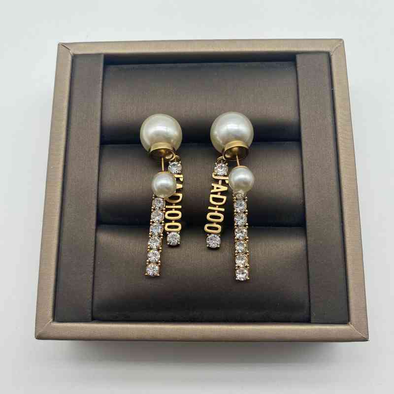d / Di Home Letter Diamond Inlaid Pearl Two Wear Temperament Simple 925 Silver Needle Female 2022 Tide Brand Fashion Design Necklace Bracelet Rin