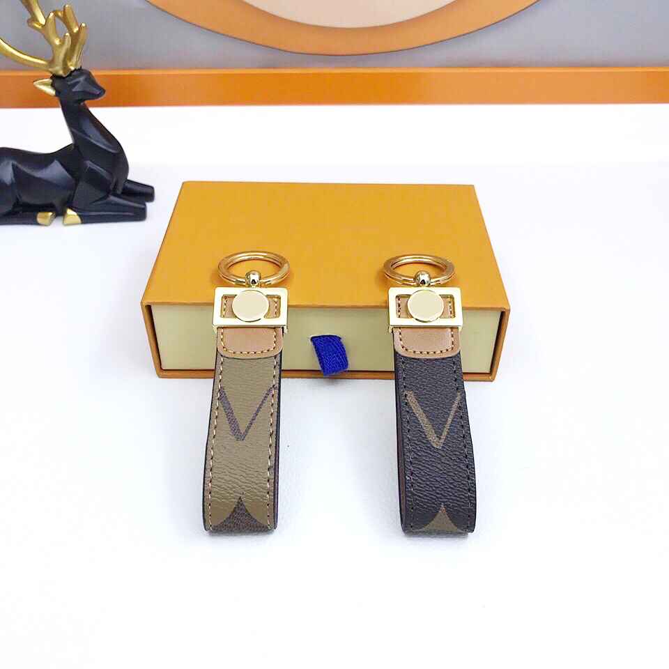 

2022 Designer Keychain Key Chain Buckle Keychains Lovers Car Handmade Leather Men Women Bags Pendant 12 kinds Accessories with box dust bag top1