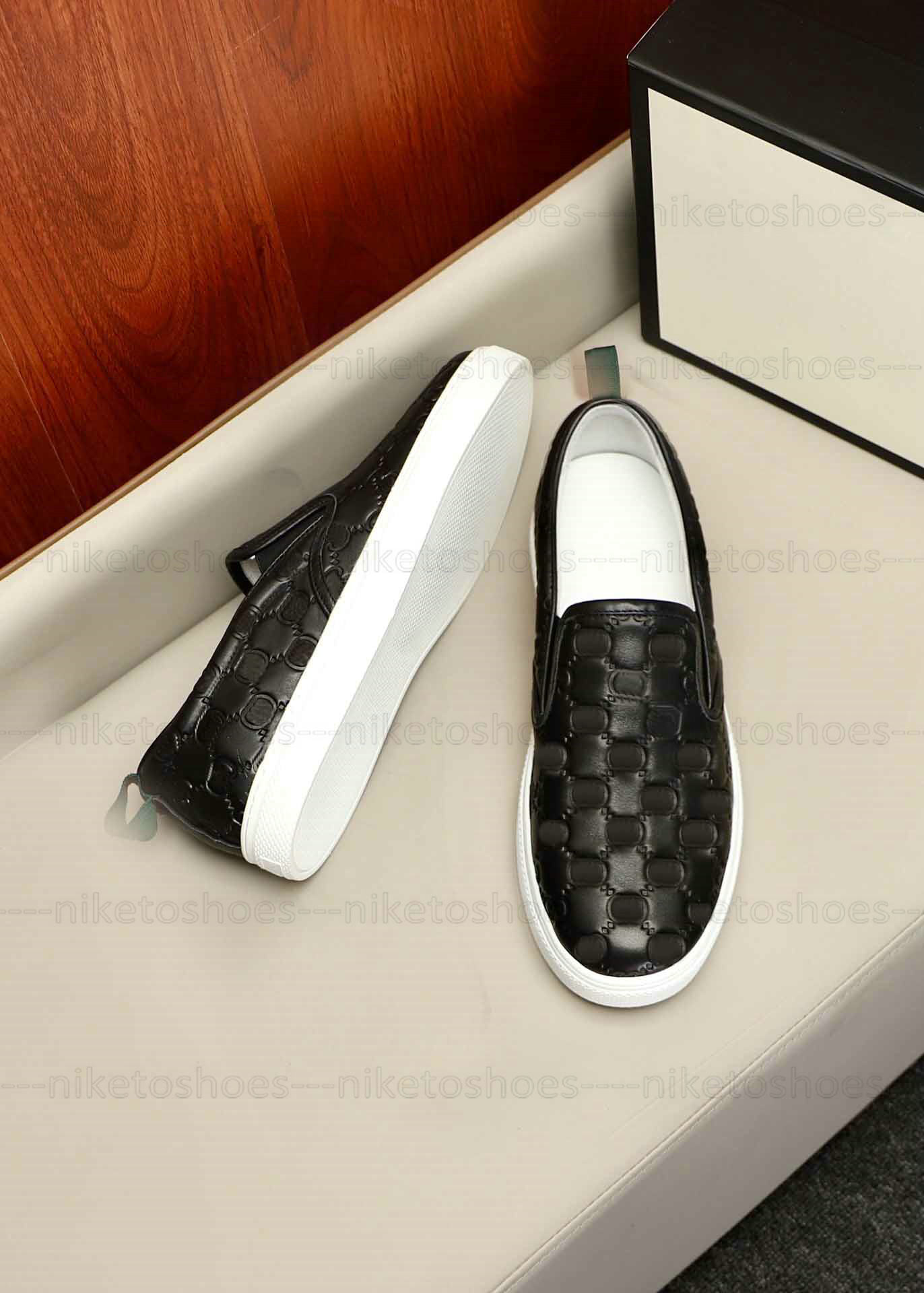 

Luxury Italy Trainers Fashion Mens Bee Embroidered Monograms Embossed Leather Casual Shoes Rubber Flat Male Running Sports Shoes, 01