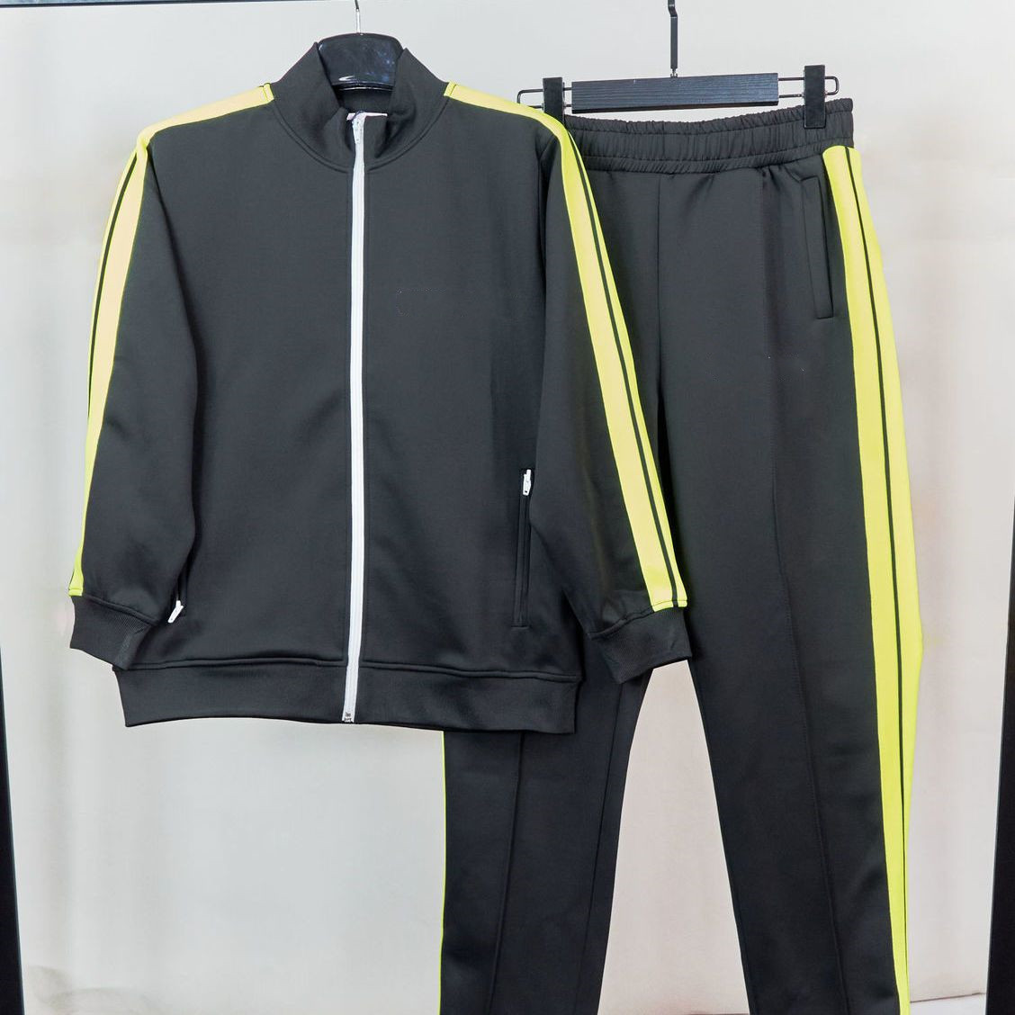 

Mens womens palms tracksuits men sweatshirts sports suits angels track sweat suit coats man designers Jackets Hoodies pants sportswear palm, I need look other product