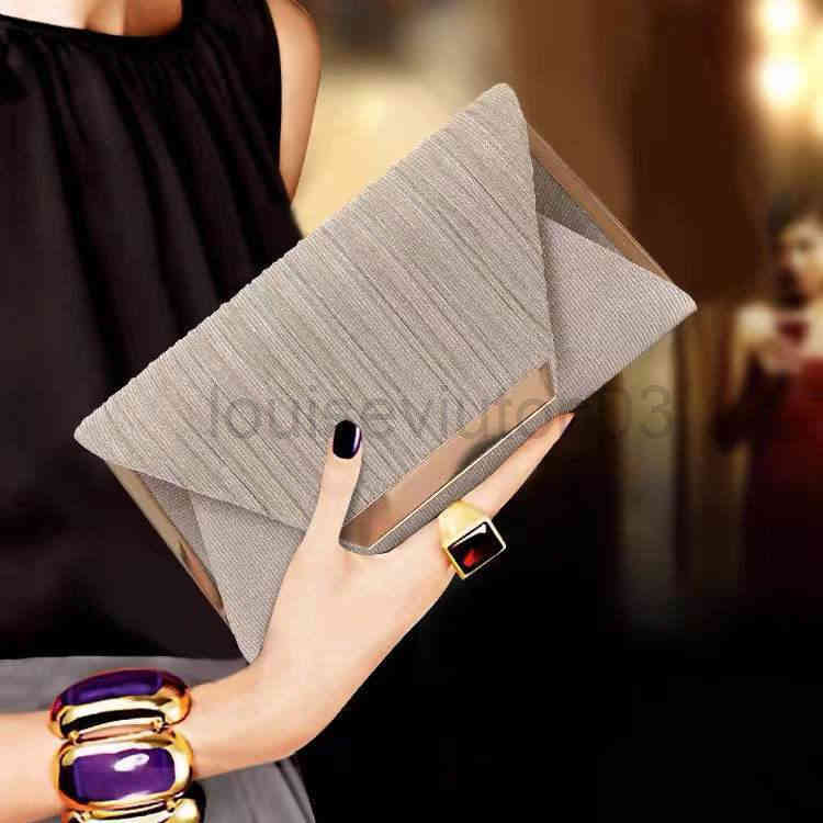 

Designer Fashion Cc Even Bag Woman New European and American Fashion Temperament Dinner Hand Chain One Shoulder Small Celebrity Dress Cheongsam Bag, Apricot