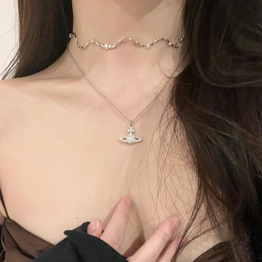 

New Fashionable female necklace brand Hot Pearl Chain Planet Necklace Saturn Necklace Silver Metal Satellite ClaviclePunk Atmosphere