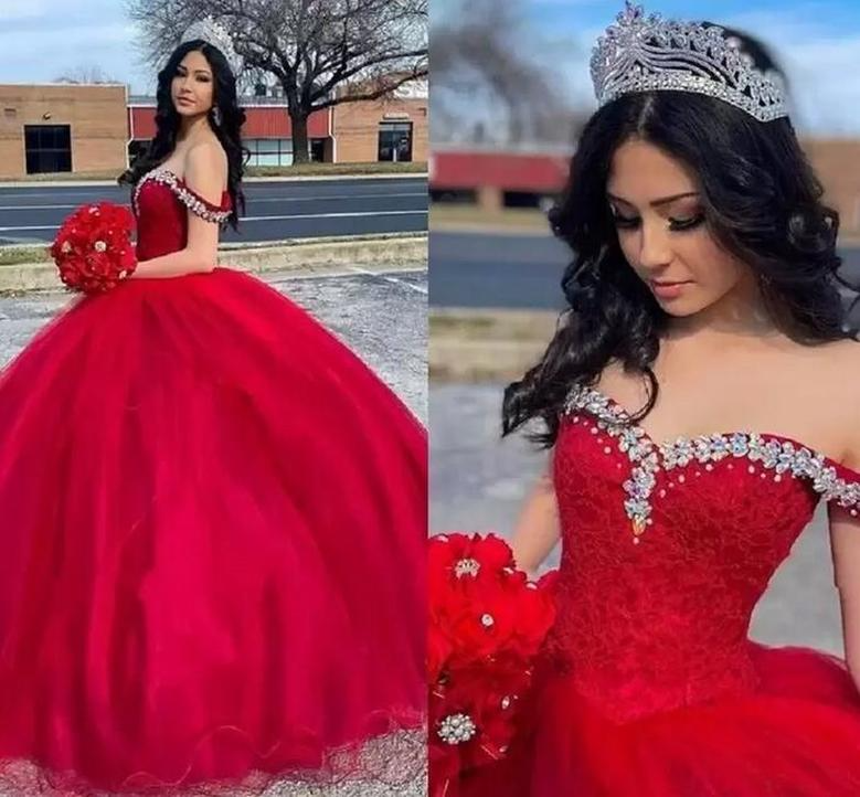 2022 Robes de Quinceanera rouge cristaux de perles Tulle à lacets dos robe de concours formelle douce 16 fête d'anniversaire robe de bal longueur