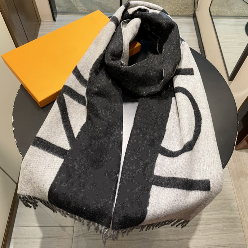

Mens Designer Scarf Womens Luxury Scarves Cashmere Presbyopia Tassel Autumn and Winter Warm Outdoor Fashion Scarfs Top Quality Optional Exquisite Gift Box