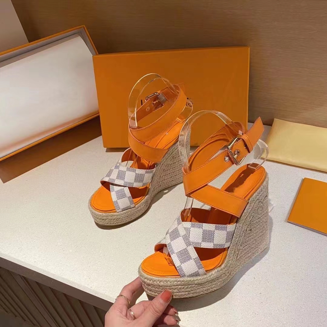 

1V Light texture Comfortable feet Wedge heel sandals high quality and inexpensive Fashionable appearance, Multi