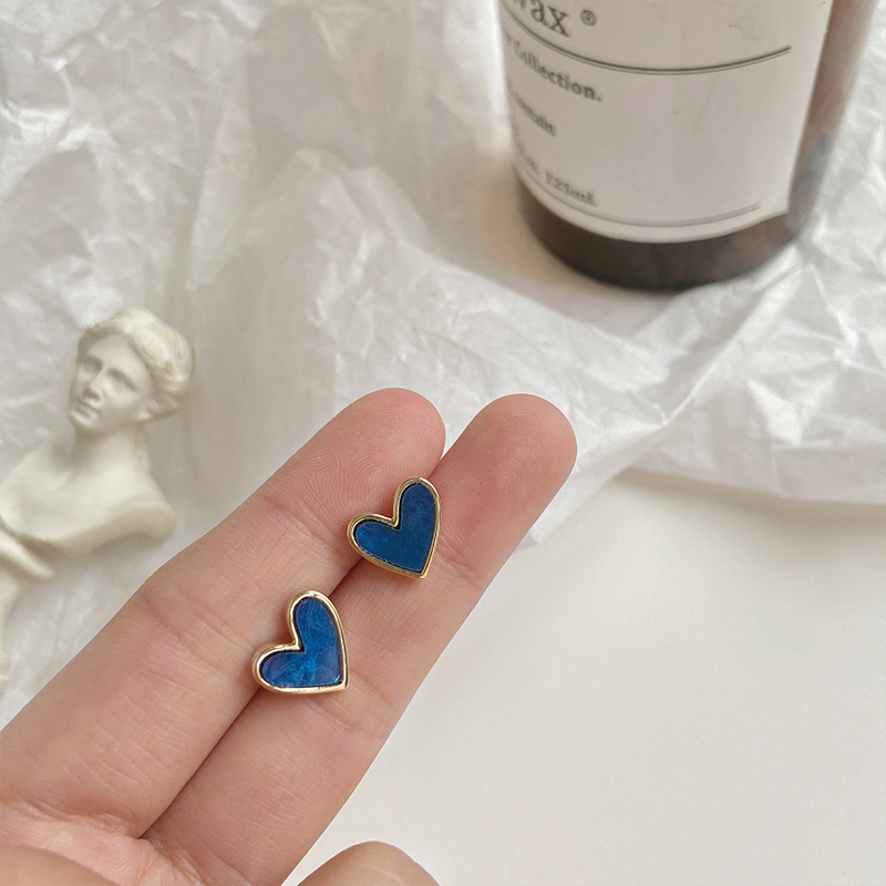 

Blue Love Earrings New Fashion Niche High Sense Women's Temperament Simple