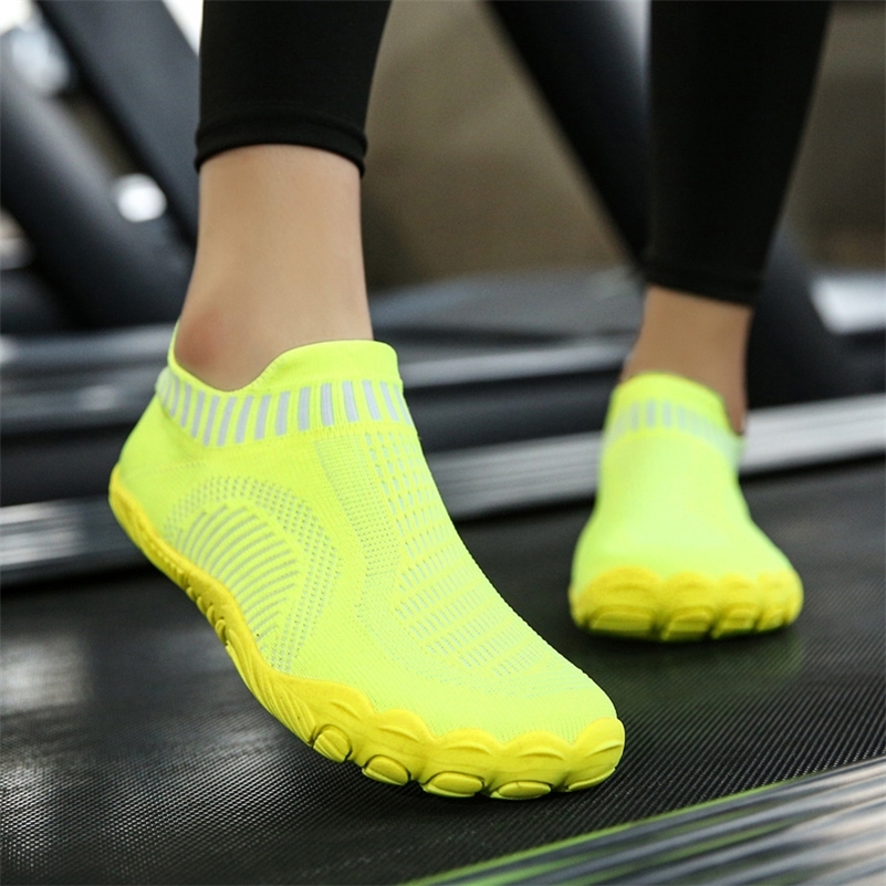 

Water Shoes Swim Surf Beach Pool Wide Toe Hiking Sneakers Quick Dry Aqua for Men and Women 220616