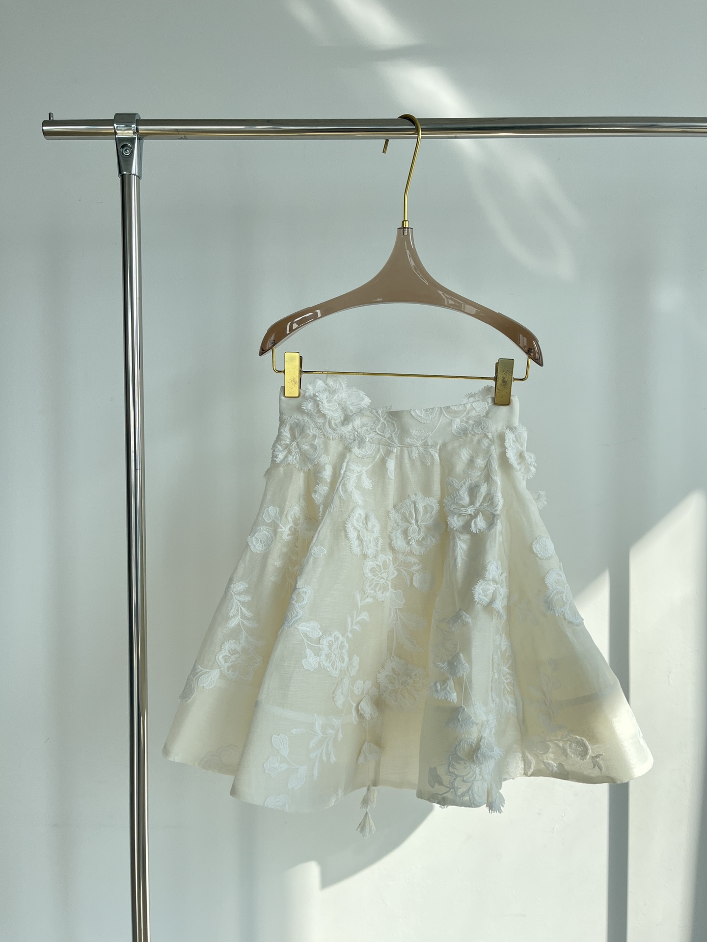 

2022 tide brand selected imported linen for fabric embroidered skirt, Ivory