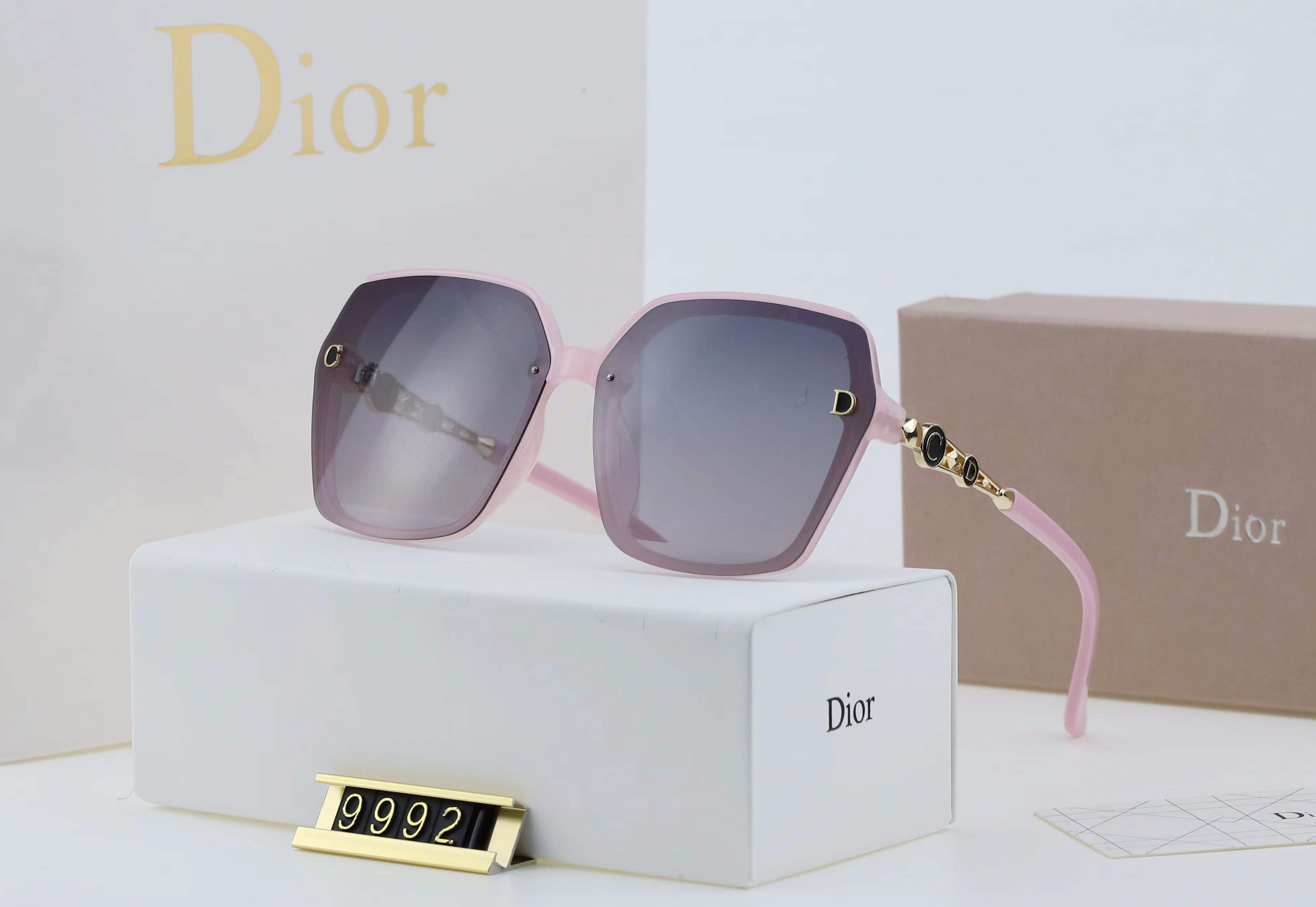 

Dior sunglasses men's and women's high-end sunglasses tide polarized anti-ultraviolet glasses