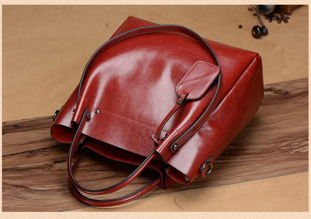 

Luxurys Designers Women Handbags Soho Shoulder Bag Leather Crossbody Fringed Messenger Bags Purse Wallet 510, Red
