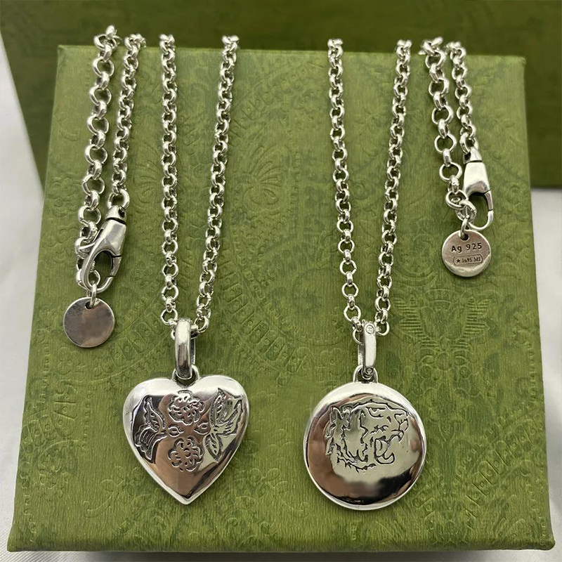 

New Designer Pendant Necklace Magic Heart Shaped Round Letter Luxury Fashion Exquisite Necklace Ladies Jewelry Personality High Quality Wholesale With Box
