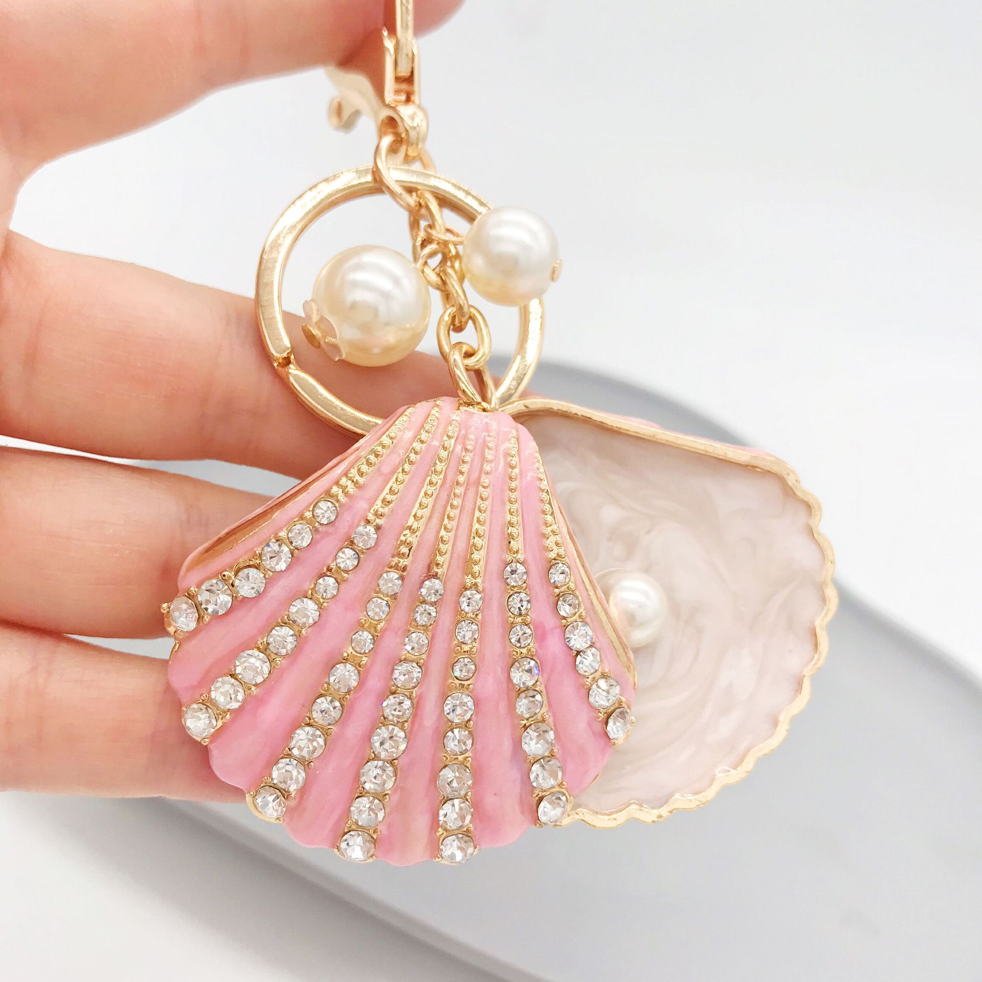 

Shell Shape Keychain for Women Purse Party Favor Charms for Handbags Crystal Pendant with Key Ring 1221823