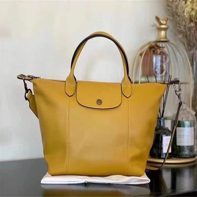 

Sheepskin Soft Leather Evening Dumpling Bag Luxury Designer Collapsible Womens Travelling Messenger Shoulder Lc Handbag, See photos