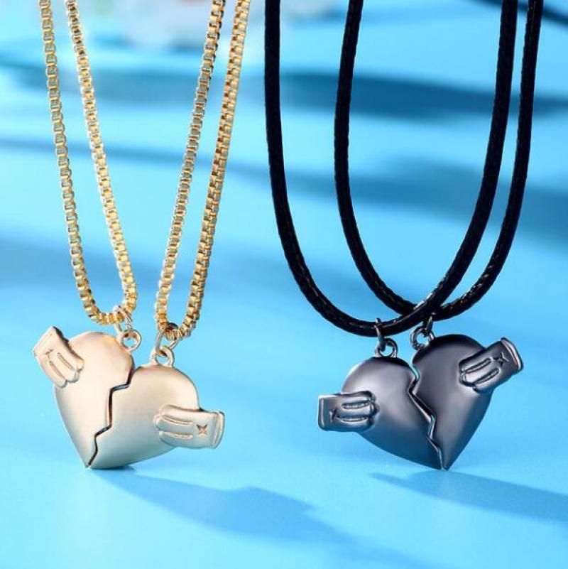 

Pendant Necklaces 2Pcs Magnetic Couple Lovers Patchwork Heart Metal Necklace Personalized Fashion Valentine's Day Jewelry GiftsPendant