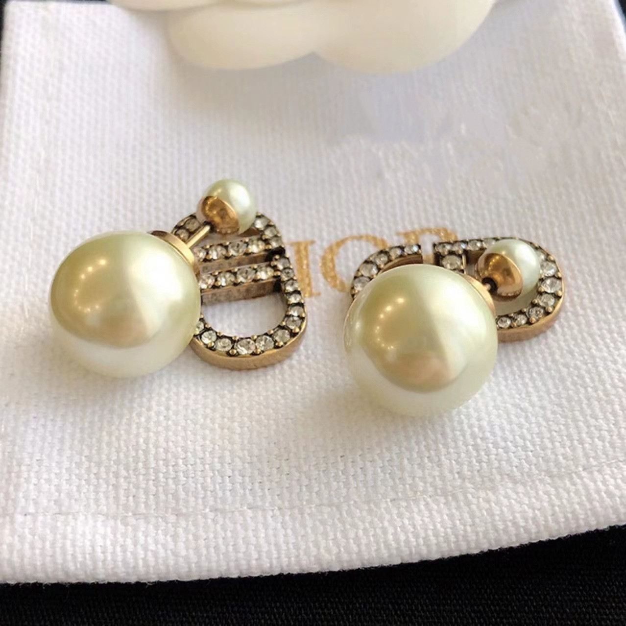

Pearl Openwork Pentagram European and American Stud home earrings women ladies designer luxury diamond pearl bee couple gift jewelry does not fade