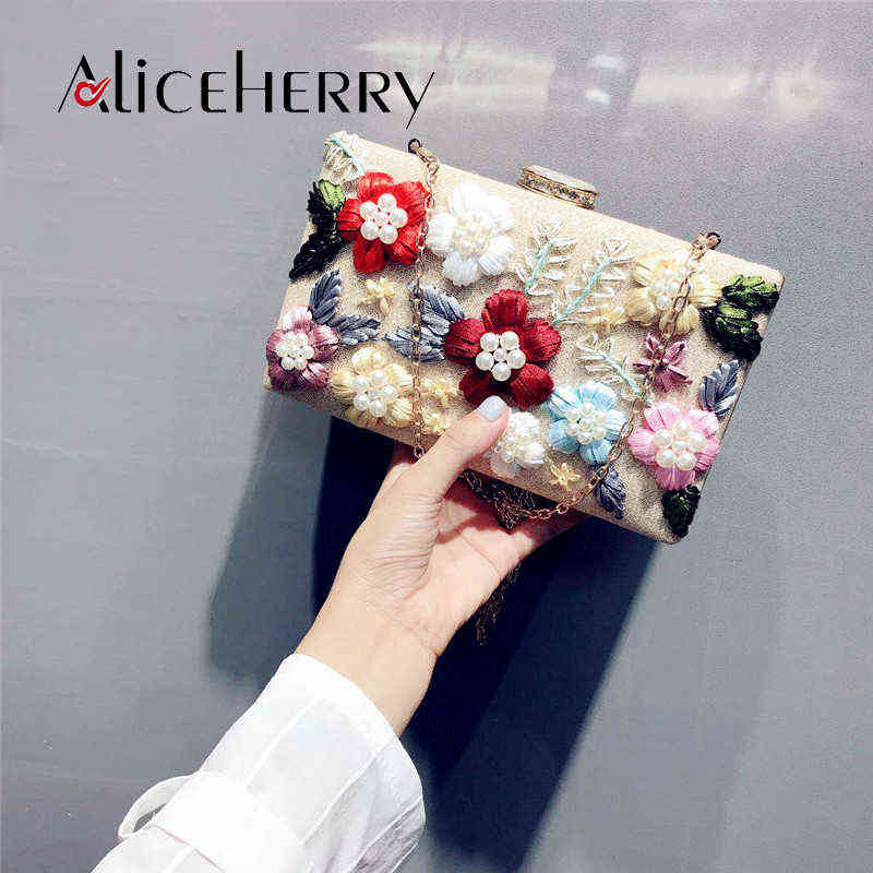 

Luxury Handbags Women Designer Messenger Bags Ladies Embroidery Flower Pearl Clutch Chain Shoulder Wedding Party G220420, Silver