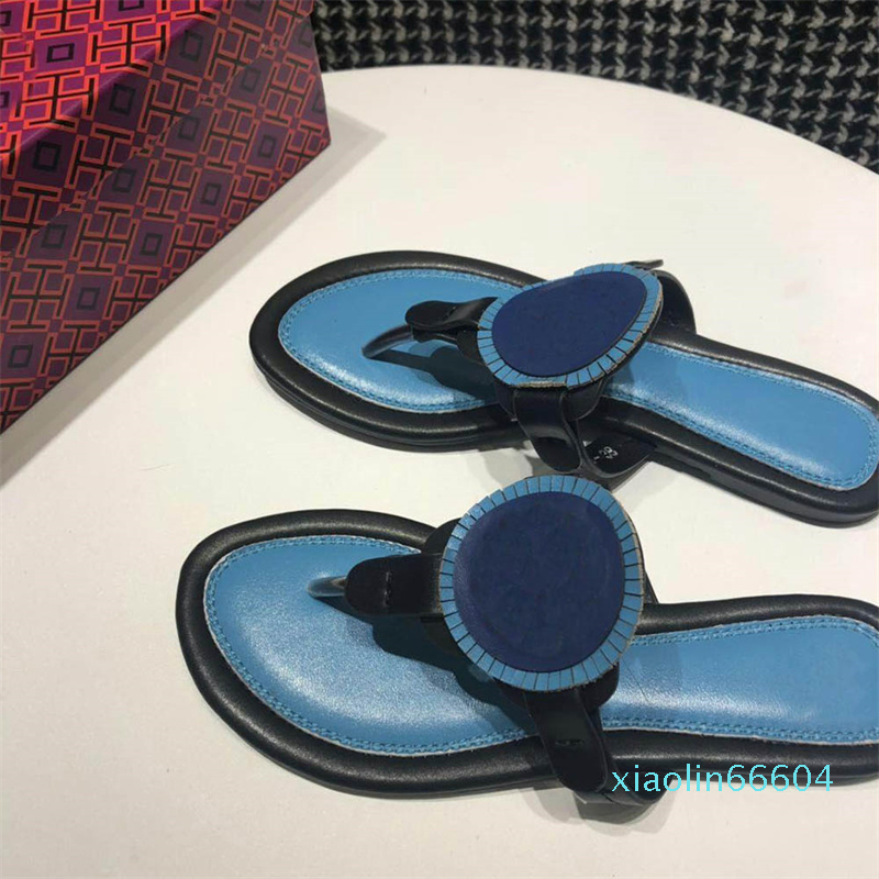 

Fashion-quality hollow out flip flops suitable for wearing rubber sandals wear resistant slippers in summer