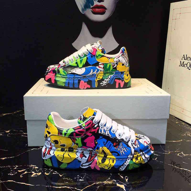 

Versatile Leather Graffiti Couple Small White Shoes Women's Thick Bottom Increased Color Contrast Luminous Casual, Ivory white feather