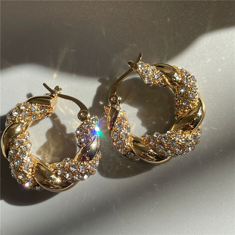 

Minimalist Gold Metal Zircon Twist Geometric Big Round Hoop Earrings for Women Girls Trendy Europe and America Jewelry HUANZHI 220716