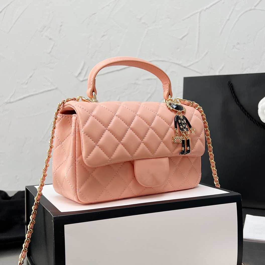 22Ss Classic Mini Tote Flap Bags Premium Lambskin Quilted Princess Badge Hardware Diamond Check Handle Chain Luxury Crossbody Designer Womens Sac
