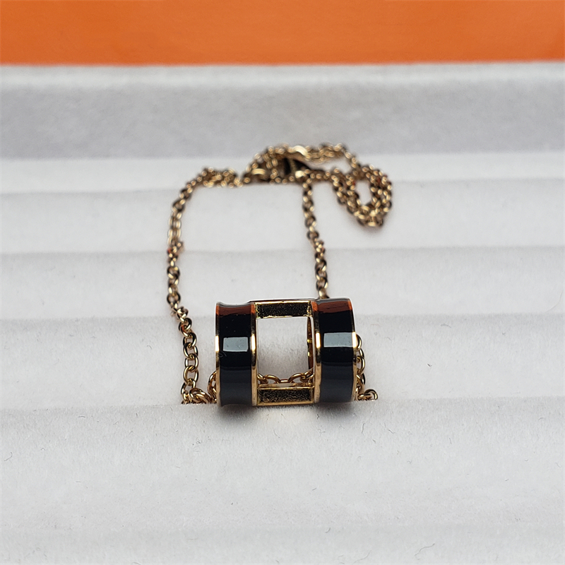 

New high quality men and women rose gold pendant necklace fashion designer design 316L stainless steel ladies Valentine day gift chain length 45CM