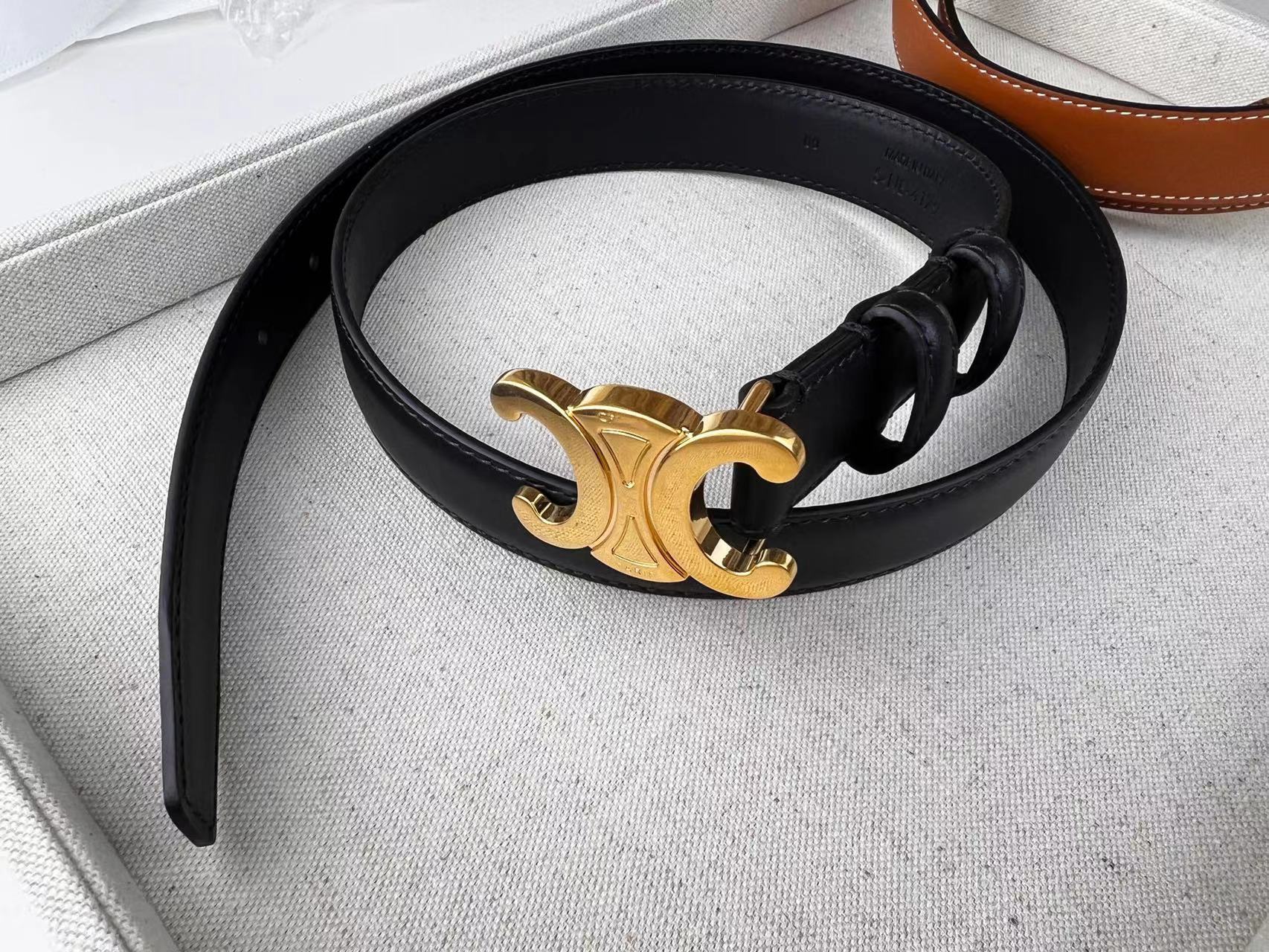 

Arc de Triomphe Leather Headband leather hand stitched Unisex metal classic c-button women's belt, Gold