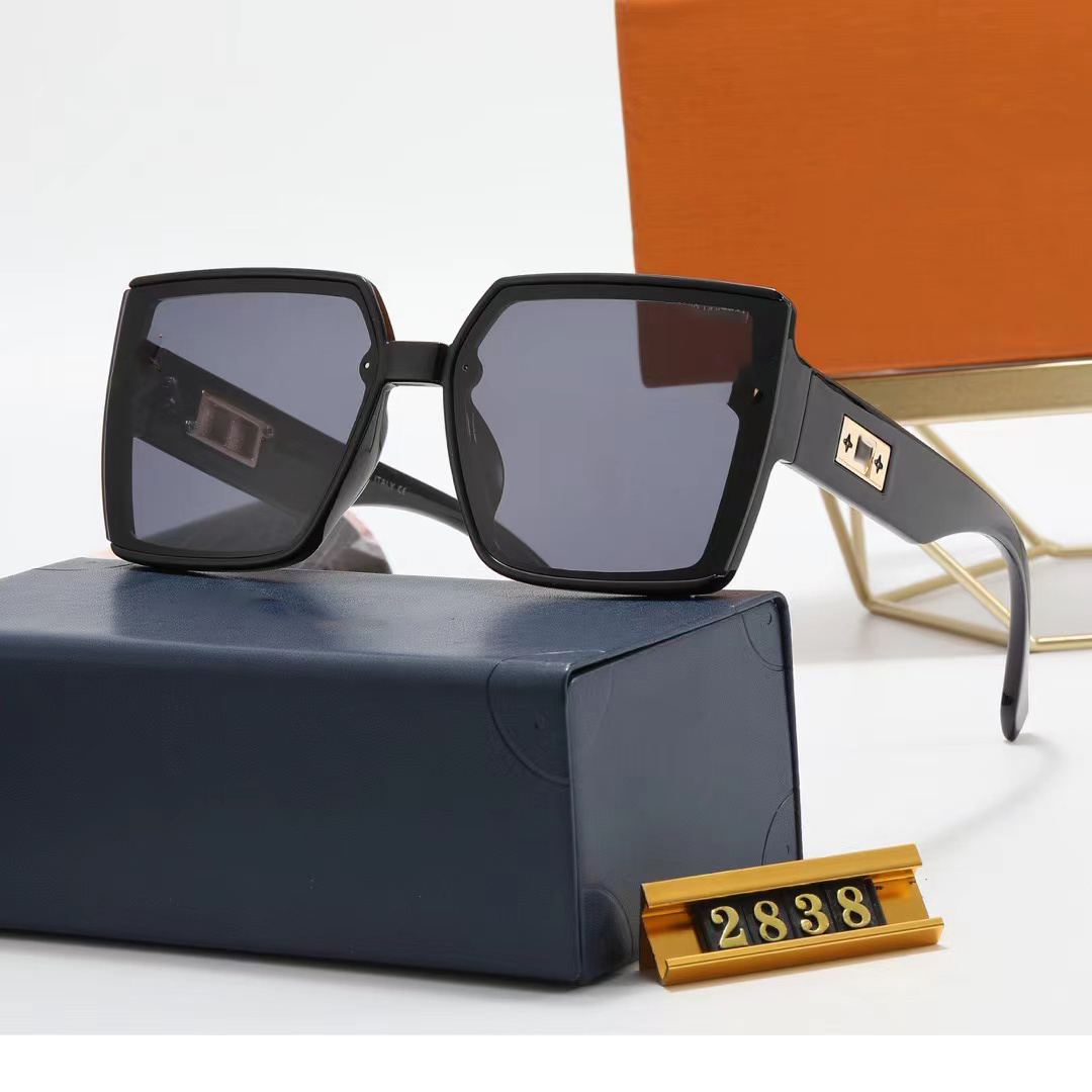 Lunettes de soleil d'été hommes et femmes avec métal logo Mode Marque Femme Full Cadre Uv400 Lentilles de luxe de luxe de luxe carrée 2838