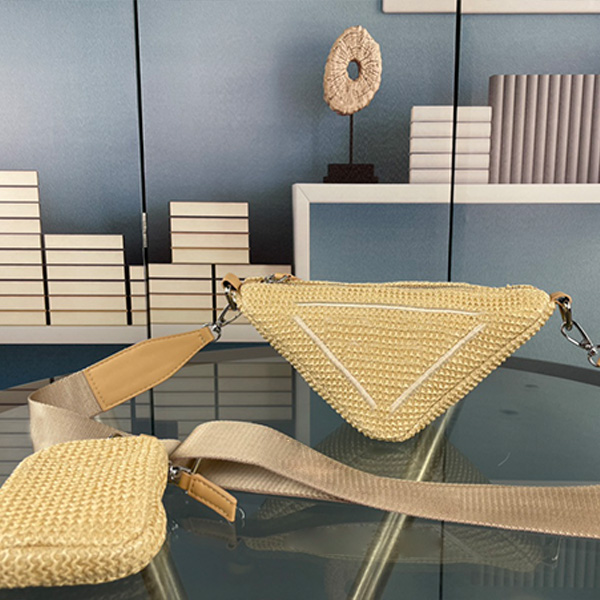 

High Quality p straw Triangular Lafite grass bags purse Shoulder hobos bag handbag Women's crossbody Bag Adjustable strap letter holiday Bags Four colors, Beige