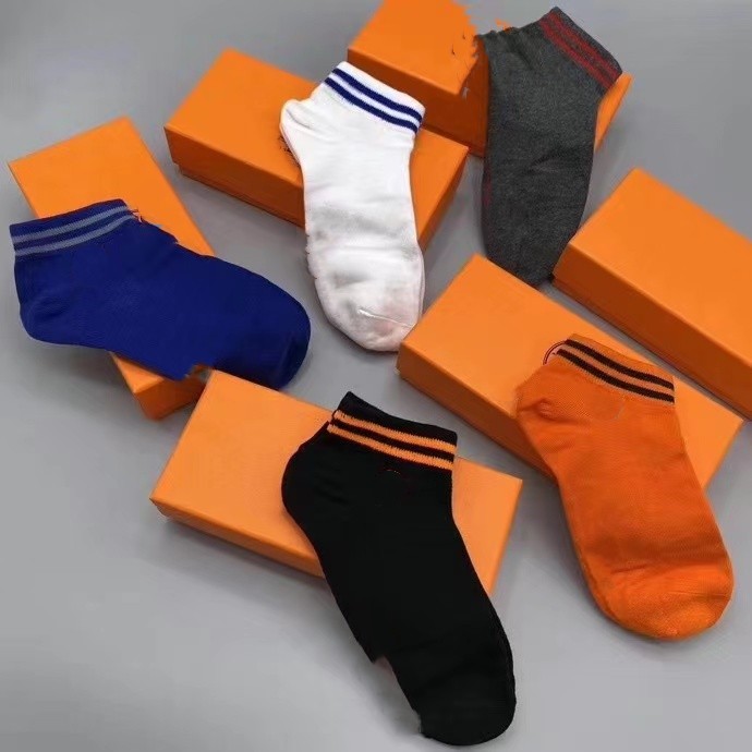

Fashion Mens and Womens Four Seasons Pure Cotton Ankle Short Socks Designer Breathable Outdoor Leisure 5 Colors Business Sock