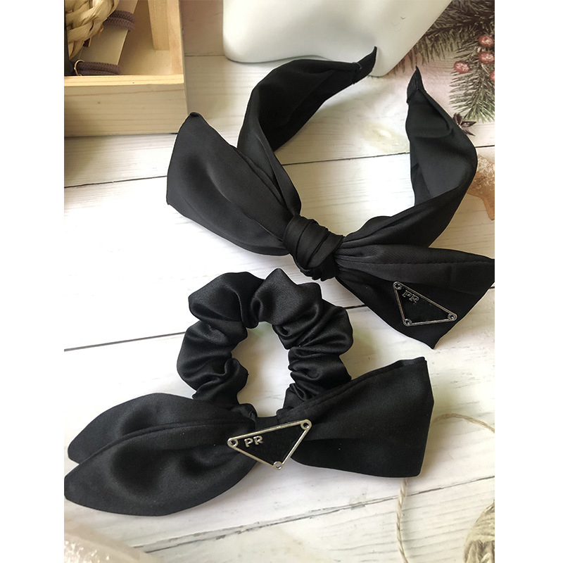 

Fashion Women Triangle Letter Strawberry Designer Brand Headband Hair Band Knitting Wide Edge Knotted Bowknot Headwraps HairHoop Headwear Accessories for Women