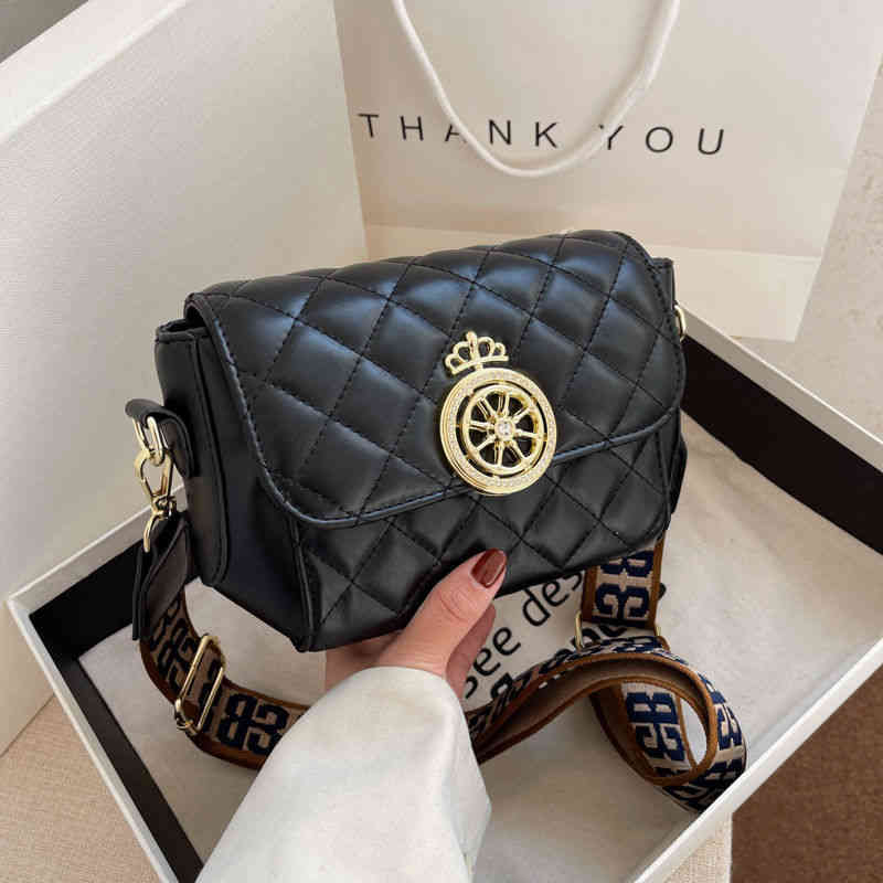 small bag female 2022 new fashion chain versatile messenger