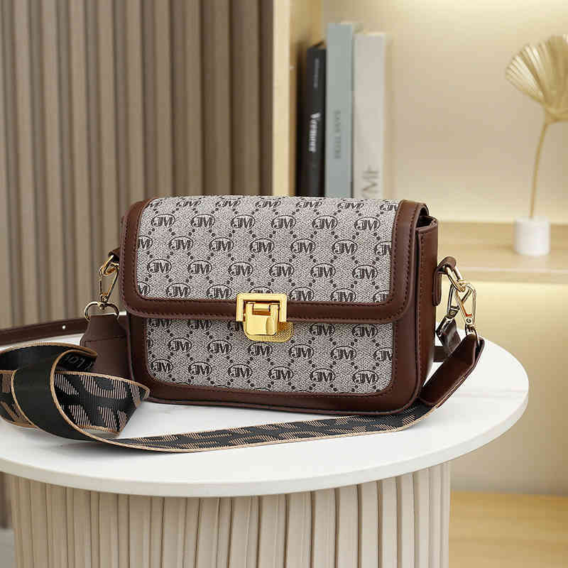 popular new small square bagsignature high-grade feeling bagsignature women's texturesignature versatile Messenger Shoulder bag-image-771843103