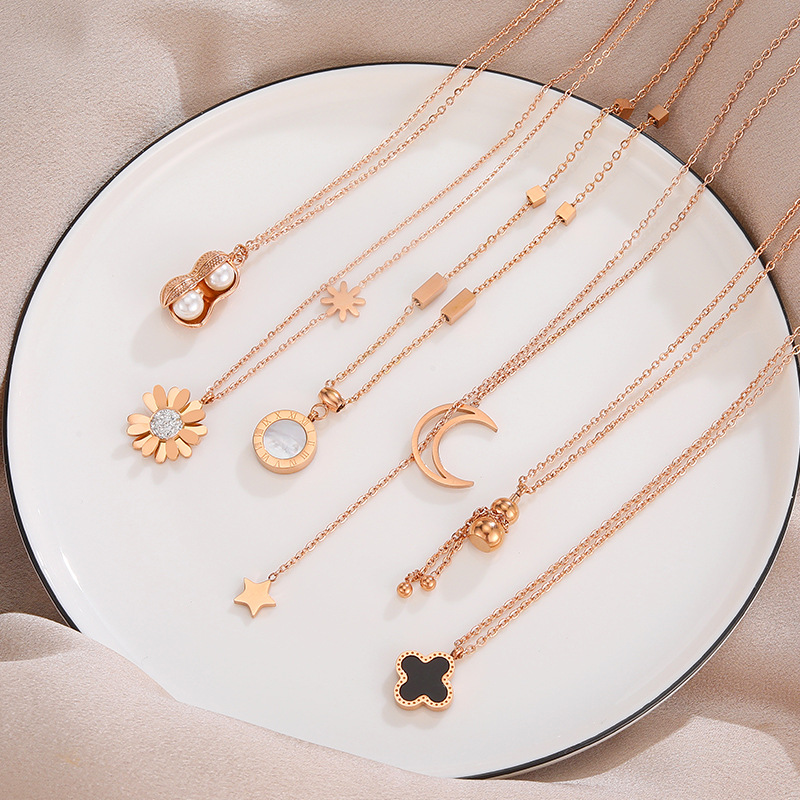 fashion 18K rose gold clover designer pendant necklaces stainless steel choker simple necklace jewelry for women-image-761463557