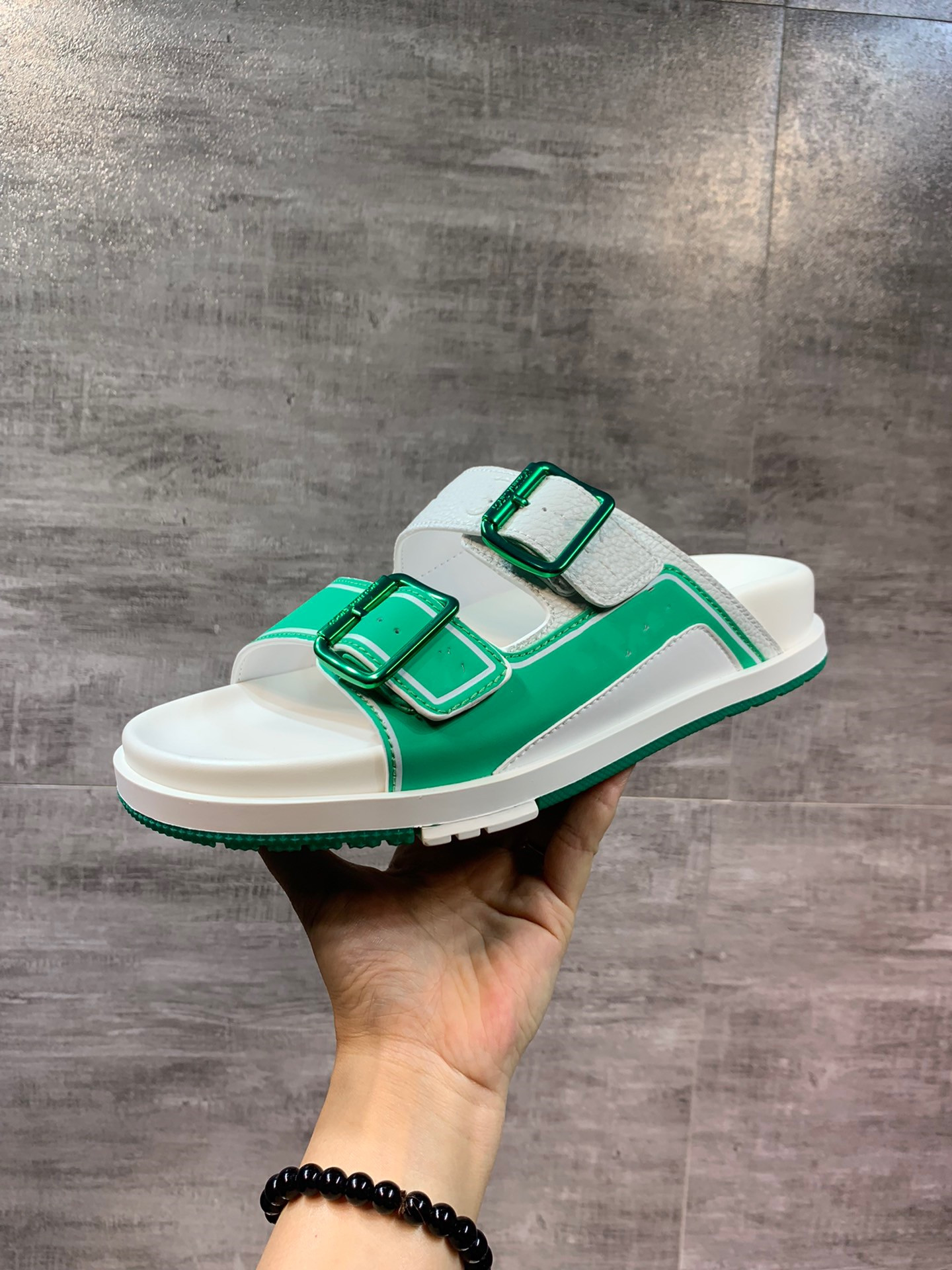 

Man Classic Spike Slippers Flat Spikes Slide Sandal Mens Thick Rubber Sole Slipper Studs Slides Platform Mules For Men Summer Casual Fashion 0421, 03