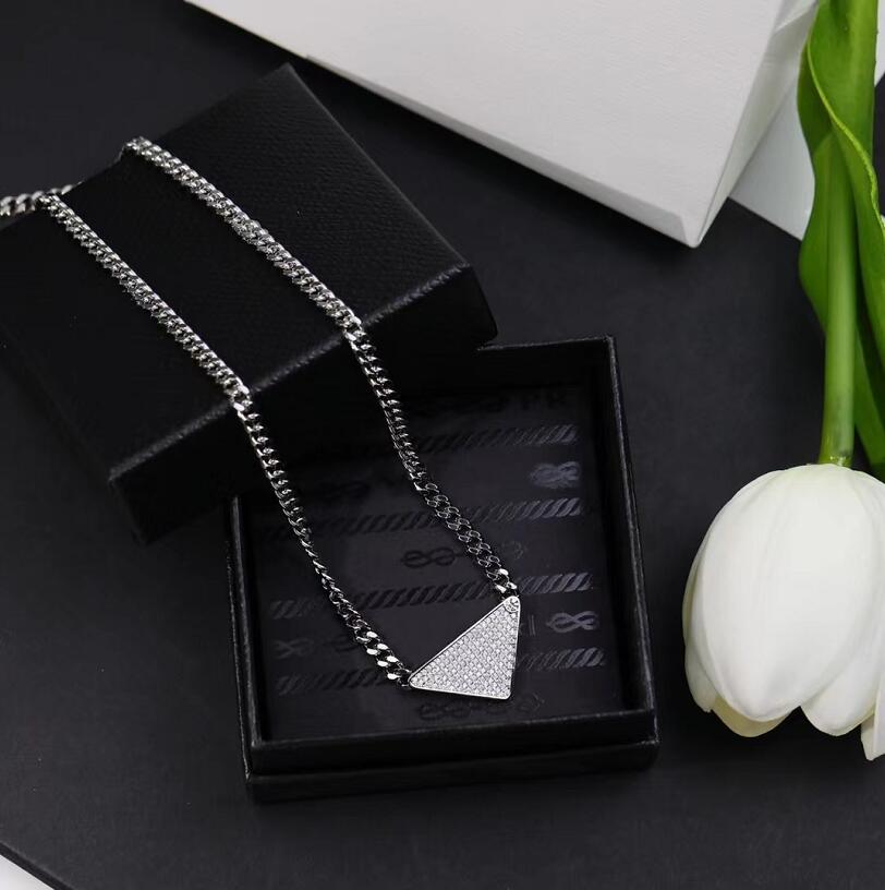 

Temperament Fully-Jewelled Triangle Pendant Necklace S925 Sterling Silver Luxury New Design Women Letter Fashion Accessories High Quality Necklace Gift Jewelry