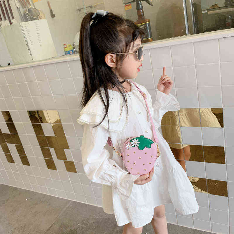 

Children's Bag Girl Cute messenger bag little girl net red foreign style small backpack Mini Princess small change bag, Plush strawberry - red