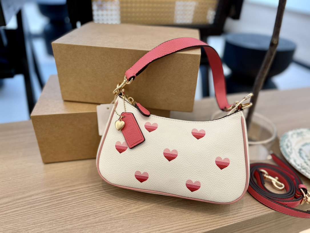 

Fashion love printing design single shoulder bag underarm bag high quality girl's heart series mahjong bags exquisite designer bagss, Make up thedifference