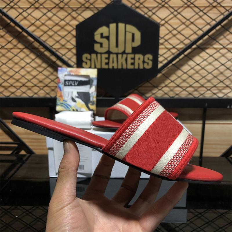 

2022 Embroidery designer slipper sandal womans summer outdoor pantoufle Non-Slip sliders black multicolor ladys beach sandals shoes flat bottoms slides with box, Customized