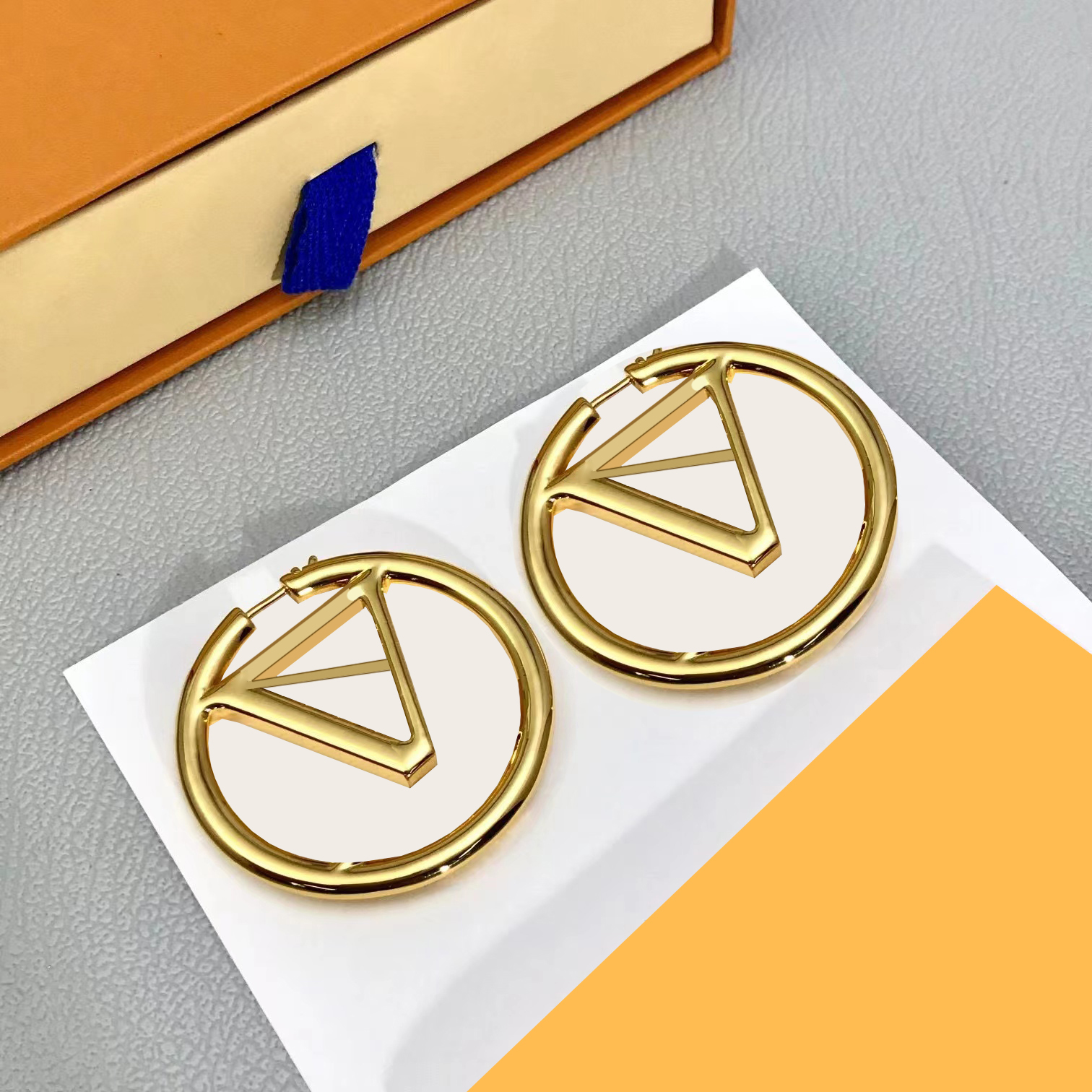 

designers earrings women stud luxurys charm jewlery classic high quality gold circle earings basic simple and versatile earring wedding gift style very nice