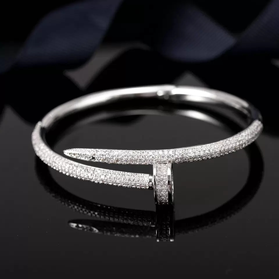 

Lo Go Nail Gypsophila Diamond Bracelet Women Stainless Steel Rose Gold Couple Bangle Fashion Luxury Jewelry Valentine Day Gift for Girlfriend Proposal Wedding