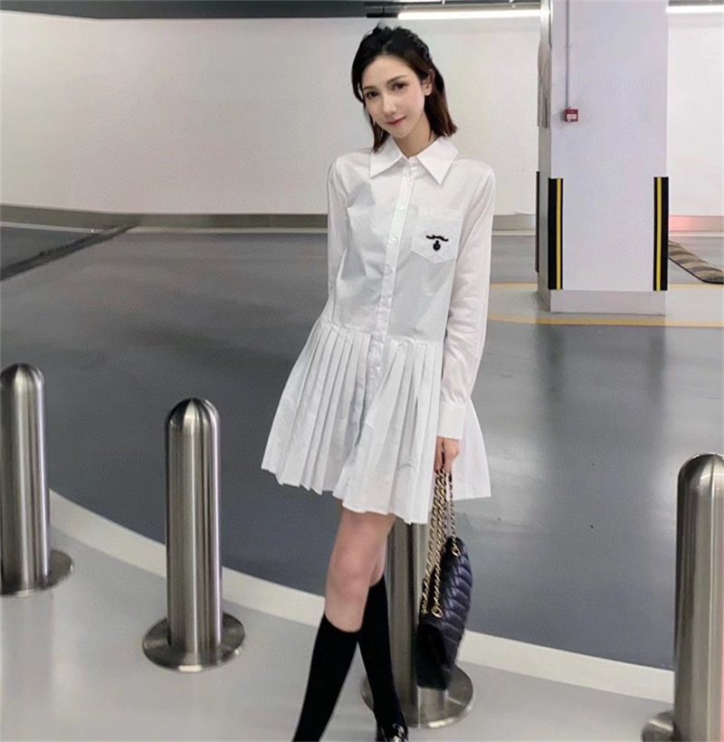 

Lady' Casual Dress Triangle Label Flocking Logo Lapel Lady' Shirt Pleated, The extra freight