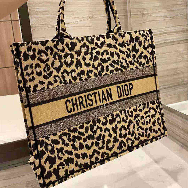 

Designer Dr Women 2022 Fashion Versatile Star Same Handbag Embroidered Tote Large Capacity Locke, Large size
