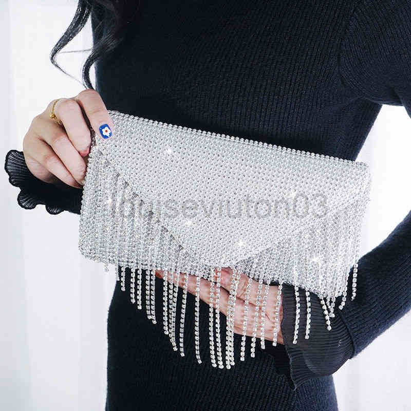 

Designer Fashion Cc Even Bag Woman New Dinner Bag Rhinestone Tassel Banquet Celebrity Hand Evening Dress Hand Bride Highgrade Messenger Bag, Silver trumpet
