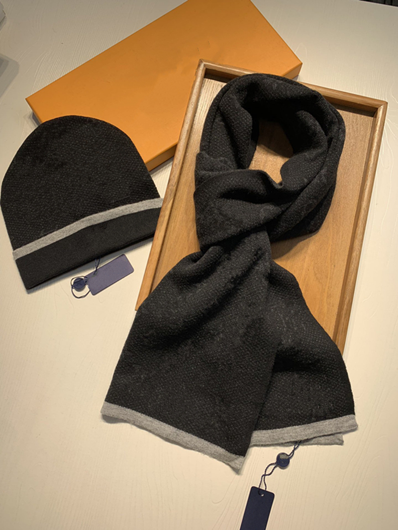 

High Quality Men Women Designers Hat Scarf Sets Warm European Highend Hats Scarves